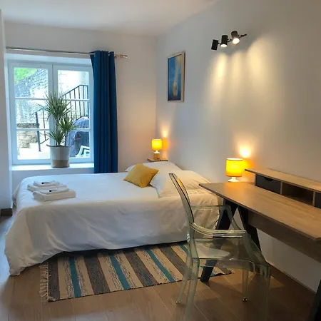 De L'abbaye Triple Frühstückspension